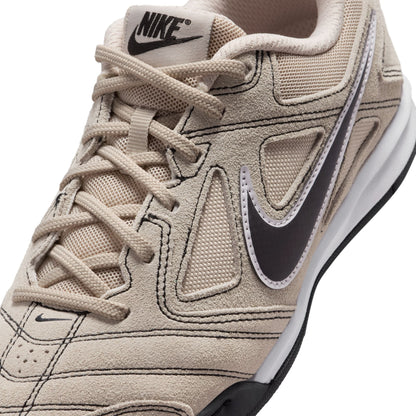 Nike Gato Big Kids' Indoor Soccer Shoes