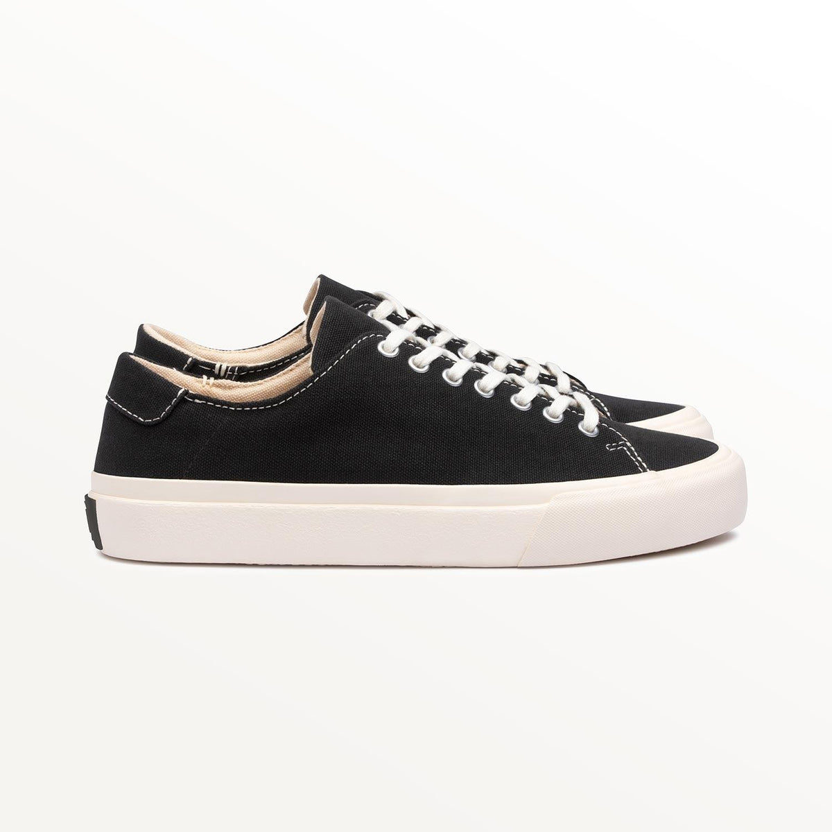Baan Black/White
